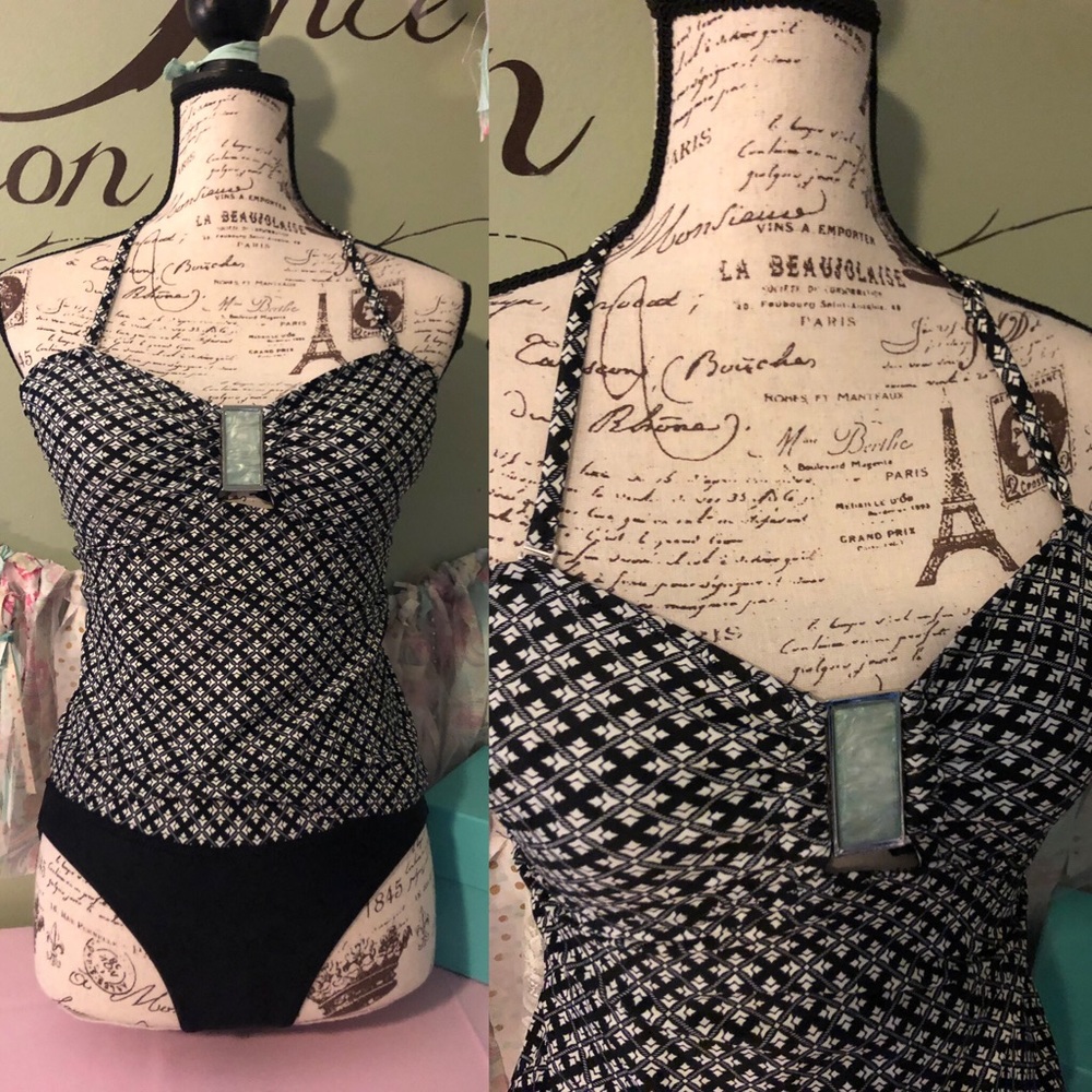 Tankini black and white with embellished top med
